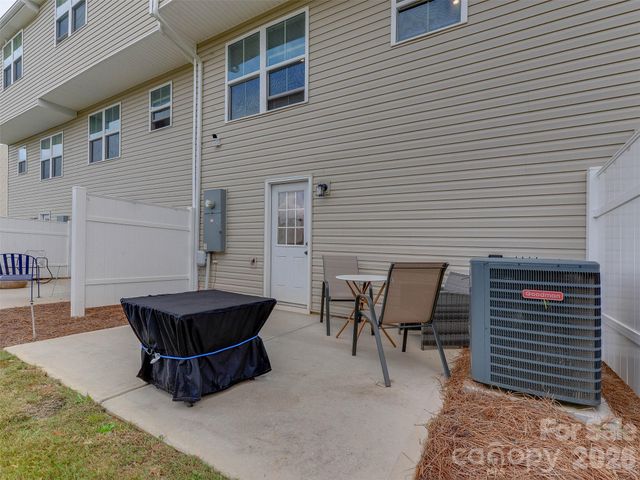 6105 Cutwater Circle, Charlotte, NC 28269