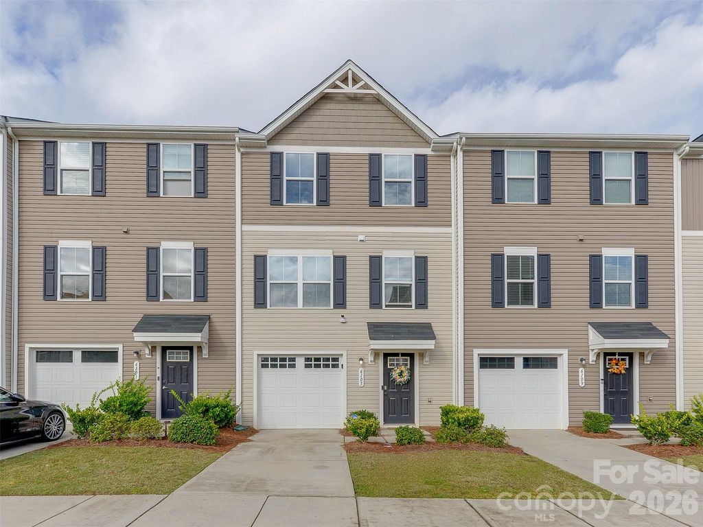 6105 Cutwater Circle, Charlotte, NC 28269