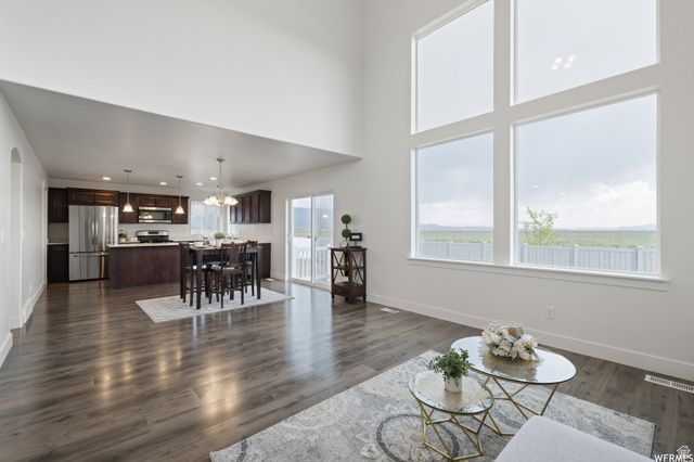 166 E CRANER PEAK DR, Eagle Mountain, UT 84005