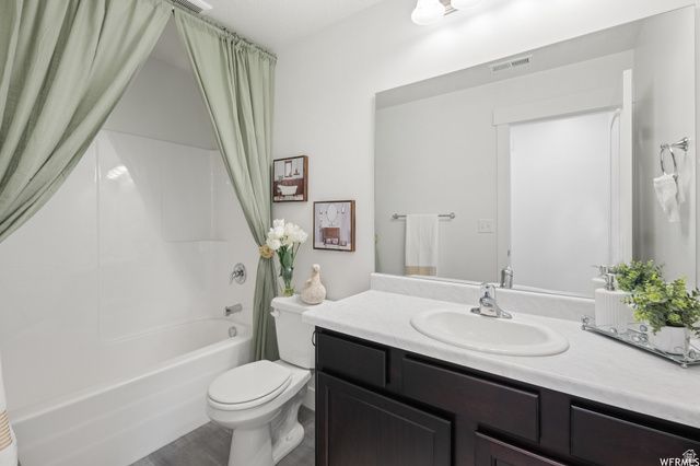 166 E CRANER PEAK DR, Eagle Mountain, UT 84005