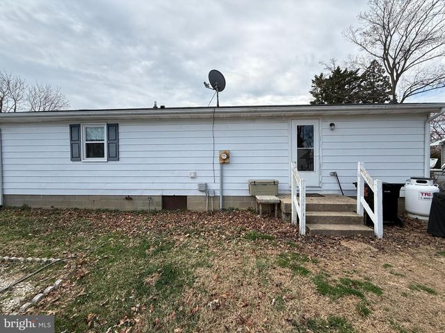 12 N MAPLE AVE, Ridgely, MD 21660