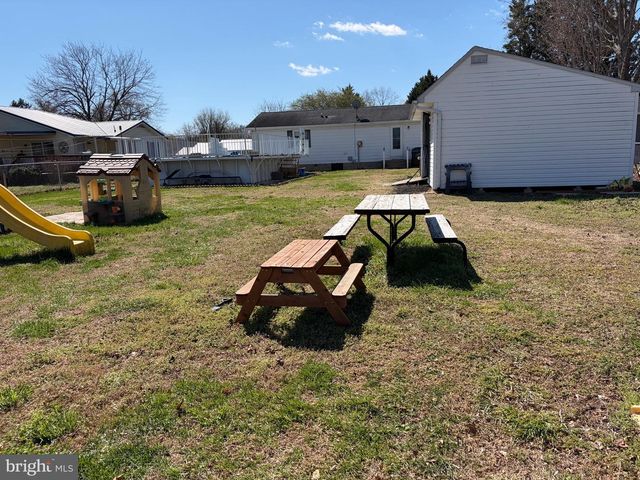 12 N MAPLE AVE, Ridgely, MD 21660