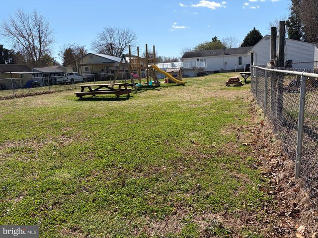 12 N MAPLE AVE, Ridgely, MD 21660