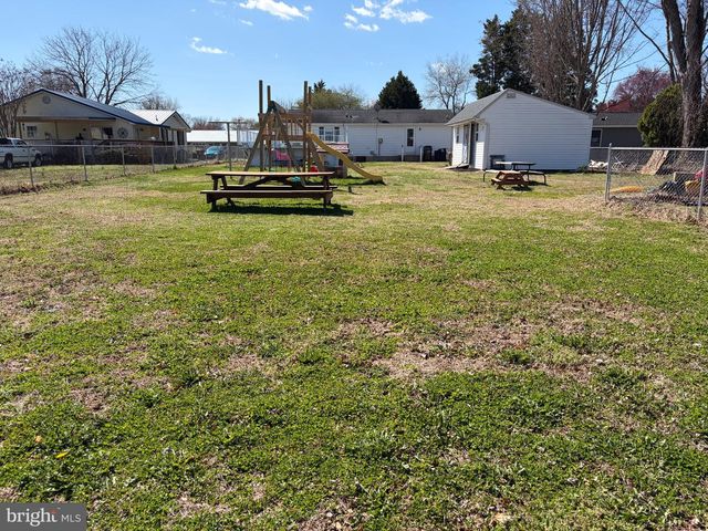 12 N MAPLE AVE, Ridgely, MD 21660