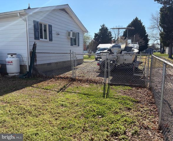 12 N MAPLE AVE, Ridgely, MD 21660