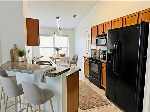 208 SILVERTON ROAD, Davenport, FL 33897