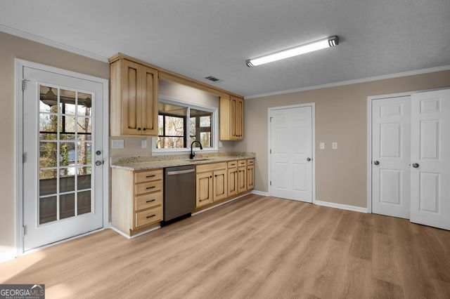 300 Woodland Drive, Calhoun, GA 30701