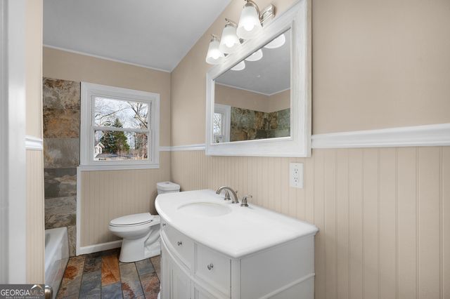 300 Woodland Drive, Calhoun, GA 30701