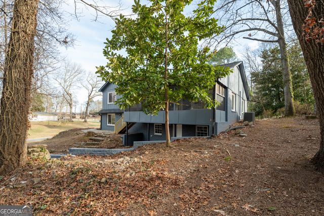 300 Woodland Drive, Calhoun, GA 30701