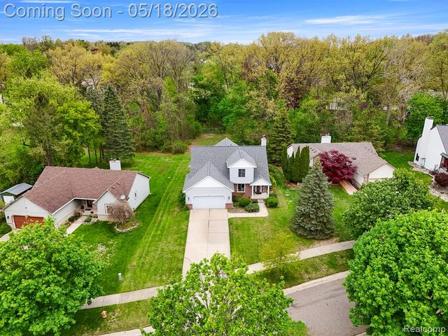 7978 Hoffman Drive, Waterford, MI 48327