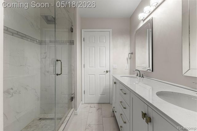7978 Hoffman Drive, Waterford, MI 48327