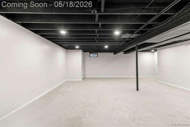 7978 Hoffman Drive, Waterford, MI 48327