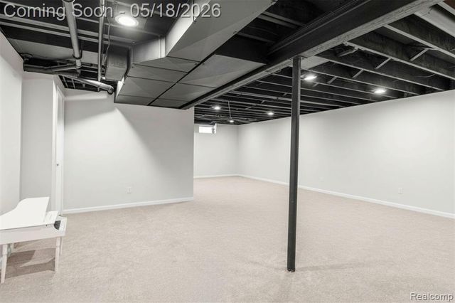 7978 Hoffman Drive, Waterford, MI 48327