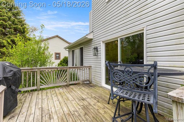 7978 Hoffman Drive, Waterford, MI 48327