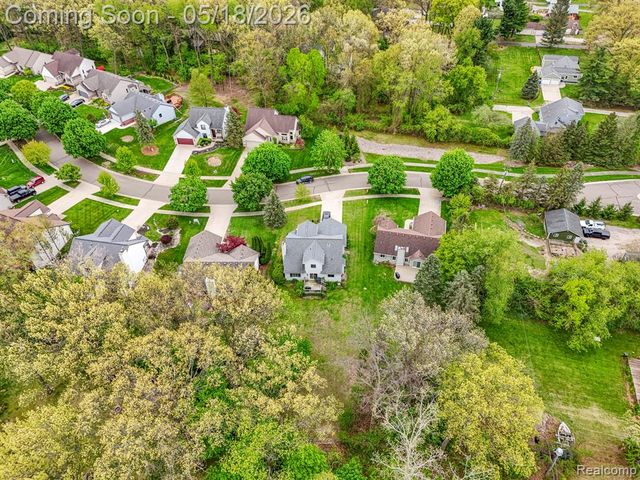 7978 Hoffman Drive, Waterford, MI 48327