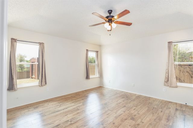 521 N Avenue E, Springtown, TX 76082