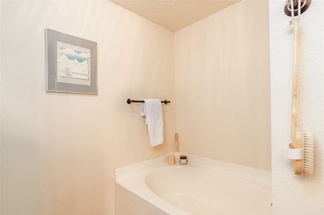 521 N Avenue E, Springtown, TX 76082