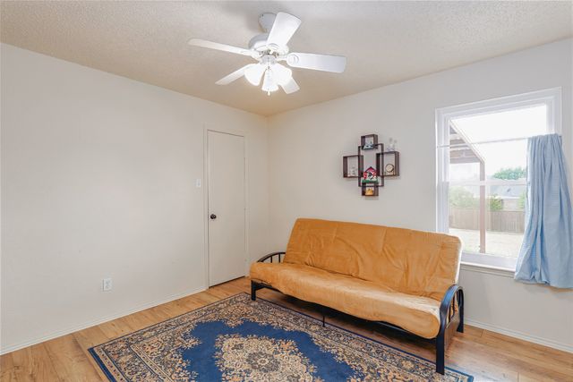 521 N Avenue E, Springtown, TX 76082