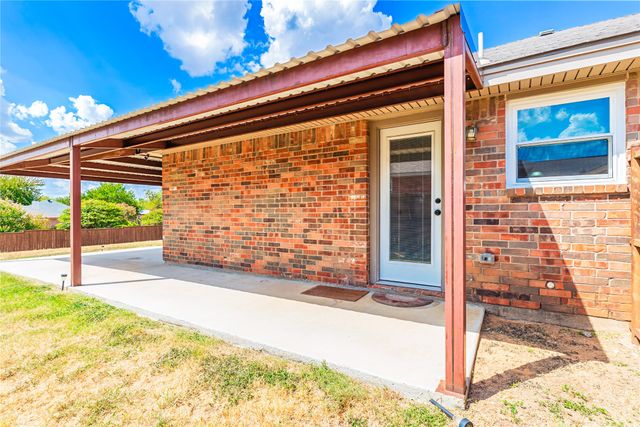 521 N Avenue E, Springtown, TX 76082