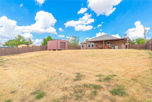 521 N Avenue E, Springtown, TX 76082