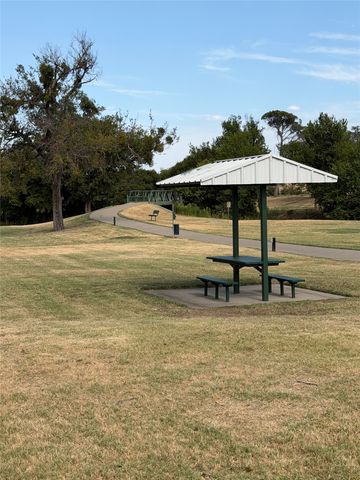 521 N Avenue E, Springtown, TX 76082