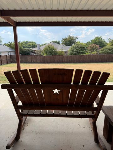521 N Avenue E, Springtown, TX 76082