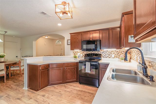 521 N Avenue E, Springtown, TX 76082