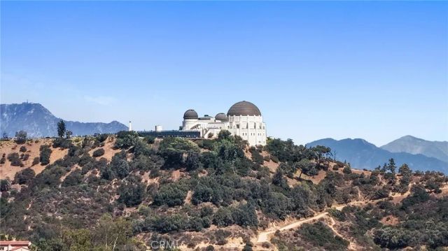 2258 Helios Drive, Los Angeles, CA 90068