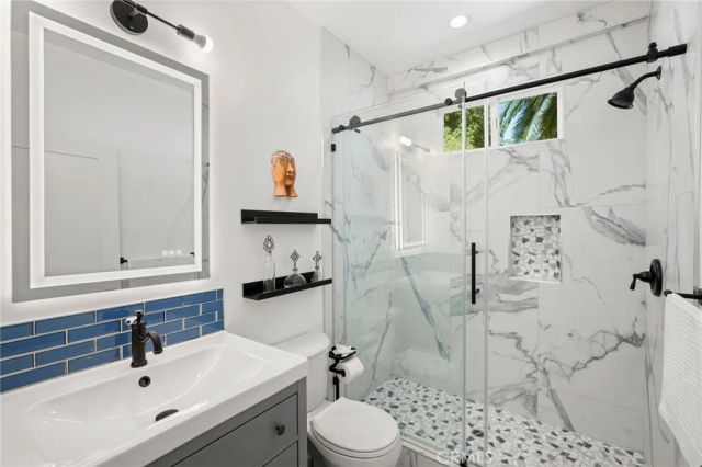 2258 Helios Drive, Los Angeles, CA 90068