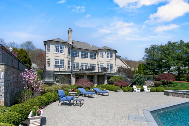 22 Nature Lane, Shelton, CT 06484