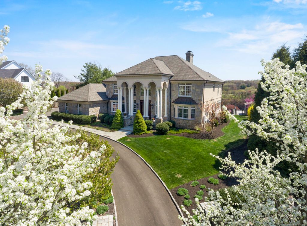 22 Nature Lane, Shelton, CT 06484