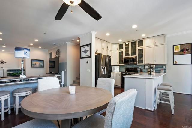 10125 LEAVESLY TRL, Santee, CA 92071