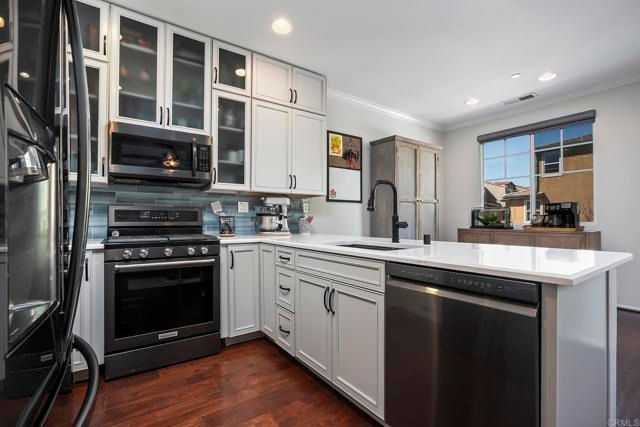 10125 LEAVESLY TRL, Santee, CA 92071