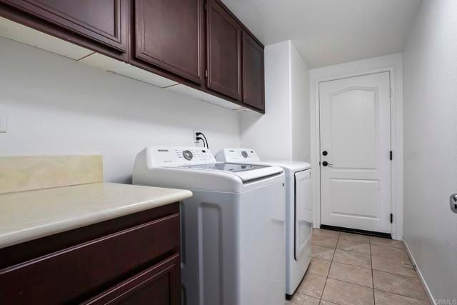 10125 LEAVESLY TRL, Santee, CA 92071