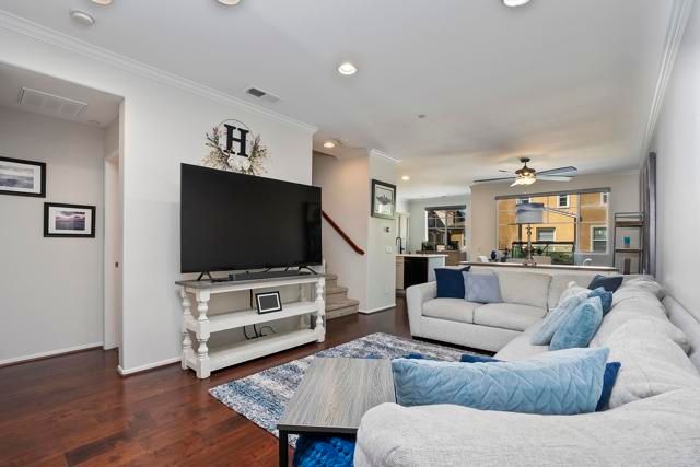 10125 LEAVESLY TRL, Santee, CA 92071