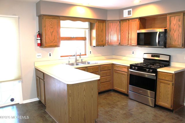 435 Frank Applegate Road, Jackson, NJ 08527