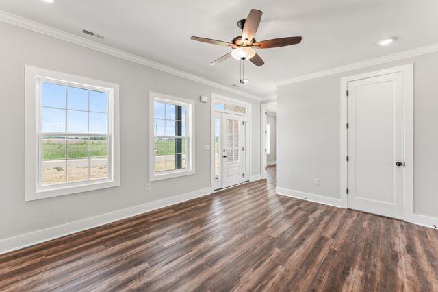 107 Lookout Dr, Winchester, TN 37398
