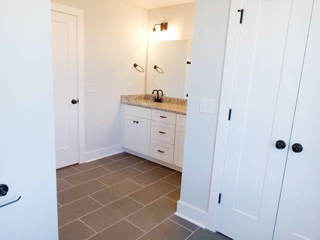 107 Lookout Dr, Winchester, TN 37398