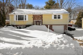 74 Locust Ave, Southbridge, MA 01550