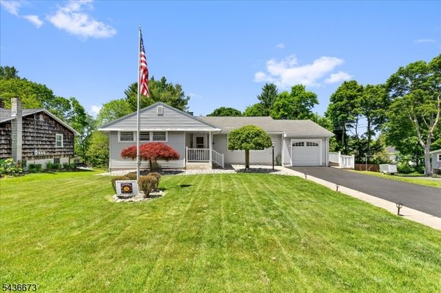 62 New St, Hampton Boro, NJ 08827