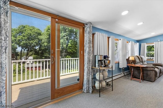 62 New St, Hampton Boro, NJ 08827