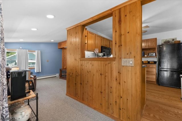62 New St, Hampton Boro, NJ 08827