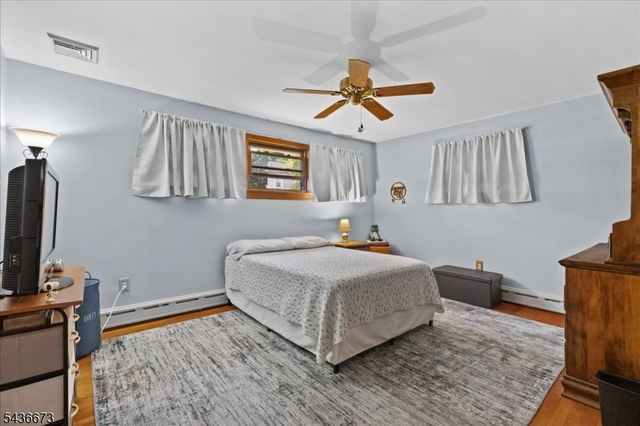 62 New St, Hampton Boro, NJ 08827