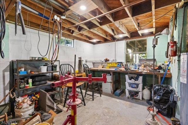 62 New St, Hampton Boro, NJ 08827