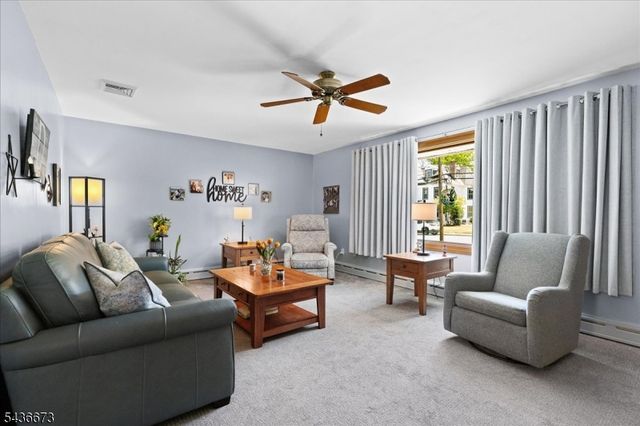 62 New St, Hampton Boro, NJ 08827