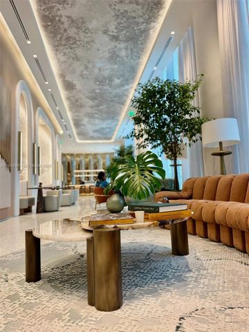 77 SE 5th St 1608, Miami, FL 33131