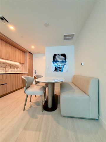 77 SE 5th St 1608, Miami, FL 33131