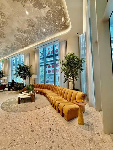 77 SE 5th St 1608, Miami, FL 33131