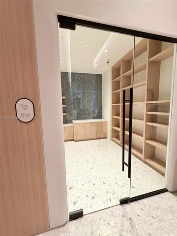 77 SE 5th St 1608, Miami, FL 33131