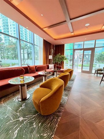 77 SE 5th St 1608, Miami, FL 33131